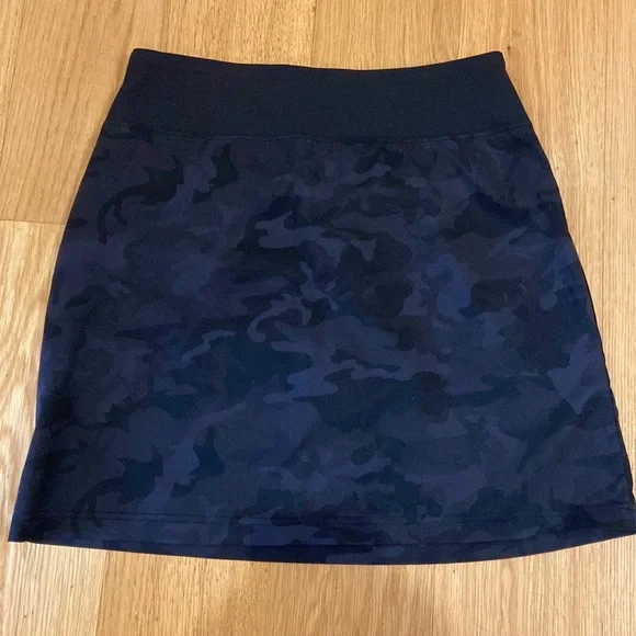 Maison d Amelie woman skort. Size S - Picture 2 of 5